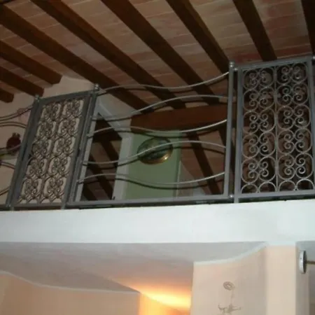 Borgo Orso -palau R3303 *