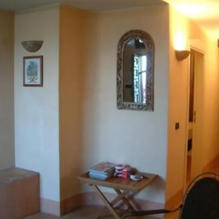 Borgo Orso -palau R3303